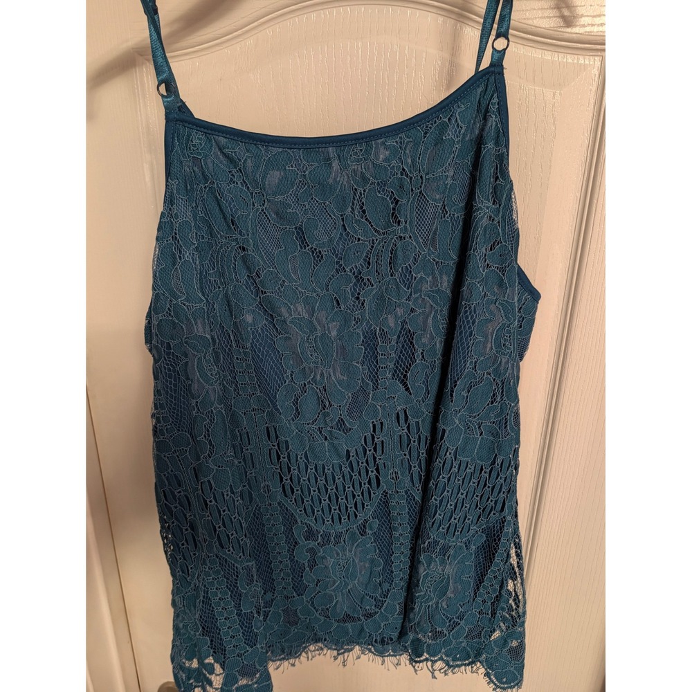 Women Teal Blue Floral Lace Camisole Adjustable Straps Lined Eyelash Hem Top